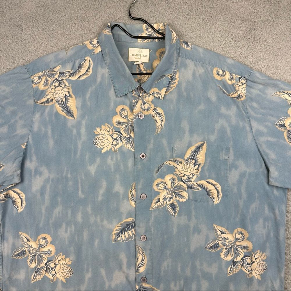 Trader Bay Shirt Mens Extra Large Blue Hawaiian Floral‎ Beach Summer Casual Palm